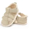 Sandały Stylowe dżinsy płótno Mokasyny - modne letnie sandały dla chłopców Trendy Sneakers Buty dla niemowląt 0-18 miesięcy 240329