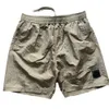 Nya klassiska mäns utomhus Casual Löst montering Snabbtorkande metall Nylon 5 Point med trendiga märkeshorts