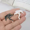 Pins Broschen Monster Dragon Emaille Pin Angepasst Schwarz und Weiß Western Dragon Brust Pin Flip Neck Emblem Interessante Punk Schmuck Geschenk Y240329