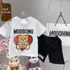 2024 più nuovo marchio di moda di lusso vestiti per bambini firmati bambini maglietta capretto vestire estate ragazzo ragazza breve set marchio di lusso bavero set di design a strisce