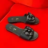 العلامة التجارية 2024 Summer Pool Slippers Slide Loafer Luxurys Sandal Men Men Sliders Highine Camellia Camellia Women Mule Flat Channel Designer Sandale Disual Shoes with Box