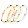 Vanclef Bracelets Femme Fleaf Flower Hand Bijoux dans Spot Brilly Bracelet en acier en acier en acier en acier en acier