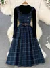 Hochwertige Herbst Winterwinterinnen -Pullover Overalls Kleides Sets lässige Stricktife Plaid Woll 2 -Stück Outfits Frauen 240323
