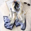 Femmes Designer Foulard en soie Hommes Foulards de luxe Femmes Hiver Automne Châle Mode Lettre Écharpe En option Cadeau De Noël 180 * 90 cm