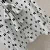 ブランドシャツデザイナーブラウス女性シャツ春の女性ファッションレターロゴ印刷バルーンスリーブ長袖ベースシャツデートブラウス3月29