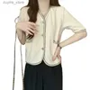 T-shirt da donna 2024 moda elegante Harajuku slim fit donna allentata casual completo abbinato cappotto con scollo a V tasca con bottoni manica corta Blusa24329