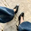 Chaussures habillées de créateurs Escarpins à talons aiguilles de luxe en cuir verni petits orteils carrés en métal sandales Slingback semelle extérieure en cuir femmes chaussures de soirée