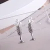 Orecchini a bottone Accessori europei e americani Bicchieri di champagne all'ingrosso Vino intarsiato con perle Design Calice Orecchini a bottone Drop Delive Ot1Rh