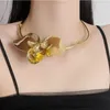 Collier de fleurs en métal de luxe pour femmes, rétro Punk, couleur or, chaîne à clavicule courte, accessoires de bijoux, 240329