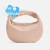 Botega Teen Jodie Bag Teen Intrecciato Leder Umhängetasche mit weicher, abgerundeter Form, charakteristischer Knoten, Höhe 21 cm, Breite 36 cm, Tiefe 13 cm, Grifftiefe 18 cm, U6HE