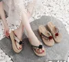 Chinelos femininos verão slides sapatos xisto feminino praia baixa borracha flip flops moda pantofle plataforma flor sabot havaiano luxu