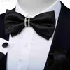 Bow Ties pour hommes à nœud papillon Polyester Cravat Solid Plaid Black Bleu rouge vert Tuxedo Accessoires Mandkerchief Cufflinks Y240329