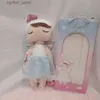 Fyllda plyschdjur Personligt namn Metoo Angel Angela Dolls With Bag Baby Kawaii fyllda leksaker för barn mjuk plysch leksak jul födelsedagspresent240327