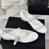 Ballet Flats Womens Designer Klassische Kleidungsschuhe Runde Zehen Mary Jane Schuhe Schuhen auf Slulten Baumwollseide bestickte Schuhe Metall -Knöchel -Anpassungsschnalle für Geschenke