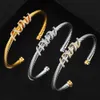 Bracelet de manchette empilable de luxe à la mode pour les femmes de mariage complet cubique Zircon cristal Dubai couleur argent Bracelet de fête bijoux 240311