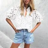 Blouses pour femmes Design creux femmes haut élégant col en v lanterne manches décontracté été hauts avec motif de fleur dentelle