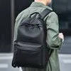 Mochila de cuero de PU para hombres Bolsa de viaje Busin de alta calidad Mochila de color sólido Mochila unisex simple con capacidad para computadora portátil de 15,6 pulgadas M4ho #