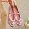 Casual Shoes Krazing Pot Sheepskin Buckle Straps Med Heels Summer Fashion Round Toe tredimensionella blommor Mary Janes Princess Women