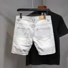 2024 män jeans koreanska retro japansk mångsidig lös rak denim shorts casual byxor pojkar vit färg kort rippad hiphop