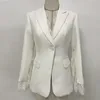 Högkvalitativ EST -designer Blazer Womens slitshylsa spets utsmyckad enkelknappsjacka 240318