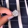 Pierścienie zespołowe Znakomity srebrny kolor księżniczki Pierścień dla kobiet wbudowany sześcien cyrkonu pierścionki ślubne biżuteria T240330