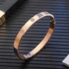 2024 dünnes Nagel-elastisches Armband für Männer und Frauen Badfreier Titanstahl lichtecht Sky Star Damen koreanische Version Diamant eingelegt Mode einfacher Blitz