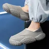 Pantoufles d'hiver en coton pour hommes, chaussures de loisirs chaudes et pelucheuses, semelle épaisse, imperméables, 2024