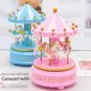 Decoratieve Beeldjes Draaimolen Muziek Dozen Kamer Decoratie Geschenken Unisex Kerst Paard Carrousel Doos Home Decor WF916