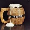 Tassen Eichenfass-Stil Bierkrug Simulation Holzbecher Doppelwandiges Trinkmetall isoliert als Weihnachtsgeschenk