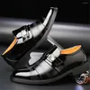 Chaussures habillées Mocassim Block Talons Mans Occasion formelle avec laçage Baskets de mariage Sport Sapatenes Snekers