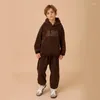 Set di abbigliamento Ragazzi Felpe Pantaloni Abiti per bambini 2 pezzi / set Cotone 2024 Marrone Primavera Autunno Tuta da jogging Adolescenti Bambini