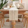 Table Runner Vintage Beige Christmas Crochet Lace Cotton Blended Fabric with Tassel For Coffee Decor Wedding Decoration yq240330