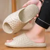 Sandaler tjock plattform Moln tofflor 2024 Summer Beach Eva Soft Sole Slide Leisure Men Damer Inomhus Badrum Antislipskor