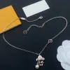 2024 женские ювелирные ожерелья для женщин дизайнерские кулоны ожерелья высокого качества роскошные классические ожерелья женские ювелирные ожерелья 4 стиля с коробкой