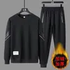 Tracksuits masculinos homens corredores terno 2 peças conjunto de treino homem marca veludo inverno esporte masculino hoodies calças retalhos roupas esportivas