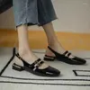 Scarpe casual 2024 Sandali da donna Estate Tacco basso Testa quadrata Abito con doppio bottone Moda