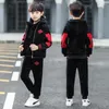 Set di abbigliamento Ragazzi Felpe Pantaloni Abiti per bambini 3 pezzi / set Cotone 2024 Carino Primavera Autunno Tuta da jogging Adolescenti Bambini