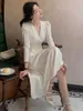 Satynowe sukienki Midi Sukienki MIDI dla kobiet Elegancka elegancka moda moda szczupła vintage swobodne odzież żeńska 240319