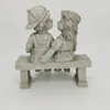 Décorations de jardin Ornement Figurine Extérieur Balcon Cour Simulation Artisanat Cadeau Amour Décor À La Maison Garçon Fille Embrasser Statue Assis Résine