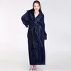 Accueil Vêtements Épais Chaud Longue Robe Robe Casual Vêtements De Nuit Unisexe Robe Chemise De Nuit M L XL Hiver Amoureux Flanelle Kimono Peignoir