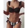 Damen-Badebekleidung, 2 Stück/Set, geteilter Bikini, gestreift, Rüschen, sexy, hochelastisch, dünn, zum Schwimmen