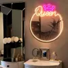 1pc Queen Neon Sign, miroir de maquillage LED monté, miroir mural créatif pour couloir, salon, chambre à coucher, salle de bain, décorations pour la maison