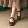 Sapatos casuais primavera mulheres bombas de couro dividido para dedo do pé redondo salto robusto clássico baixo mary janes fivela de cinto