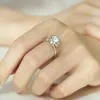 Anelli a grappolo HuiYi Anello in argento sterling 925 Diamanti Moissanite con certificato Gioielleria raffinata Fidanzamento di nozze per le donne