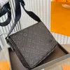 Tasarımcı Çantalar Erkek ve Kadın Tasarımcı Messenger Çantası Klasik Manyetik Kapalı Kaplamalı Tuval Deri Omuz Çantaları Crossbody Bag Qoosj