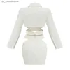 アーバンセクシードレスデザイナー2 PCS女性スーツセットイブニングドレスセクシーVネックケープスルベカジュアルホワイトブレザー+ショートスカートプロムドレスローブデマリーT240330