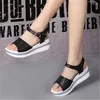 Walking Shoes Summer Women Roman Thick Bottom Wedge Sandaler Studenter Hål ut läder Peeptoe Platt Sole Soft Slippers Sneakers