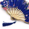 Dekorativa figurer 1st Dancing Wedding Party Decor Fan Chinese Japanese Flower Blossoms Folding Carved Hand with Tassel For Gift