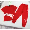 Burberrlies Tute per bambini di lusso Joyful Red Tuta a maniche corte per bambini abiti firmati Taglia 100-160 T-shirt estive e pantaloni sportivi Jan20