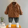 Jacken 1-12 Jahre Jungen Kunstlederjacke Kinder PU Mantel Langarm Einreiher Lokomotive Stilvolle Teenager Kinder